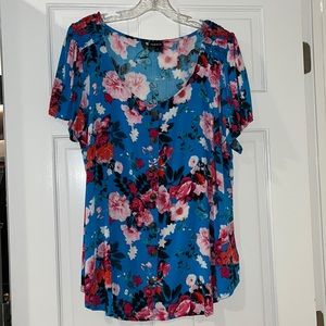 Torrid Plus Size Floral Top. Plus Size 2X.